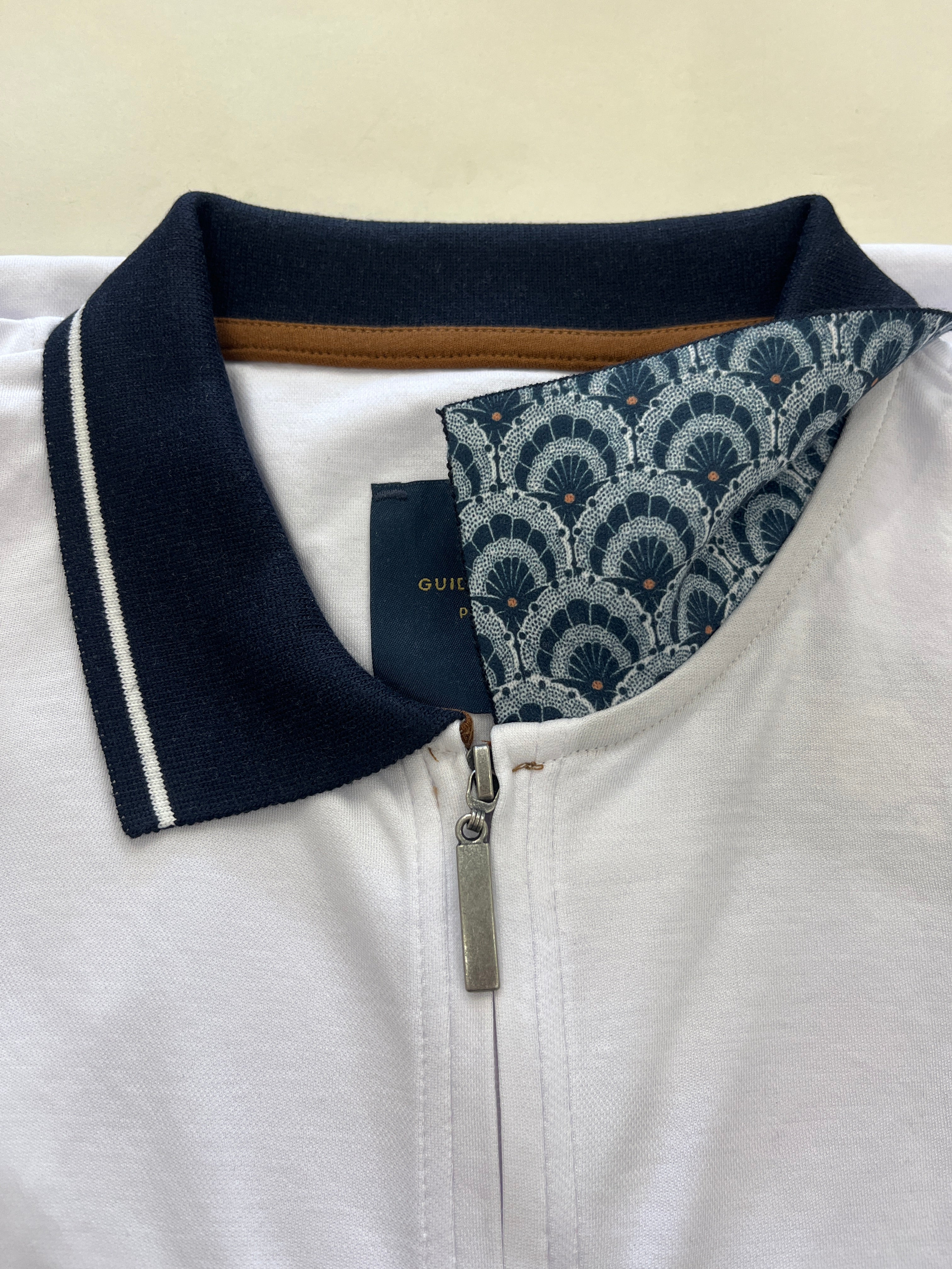 GUIDE LONDON WHITE SHORT SLEEVE ZIP POLO