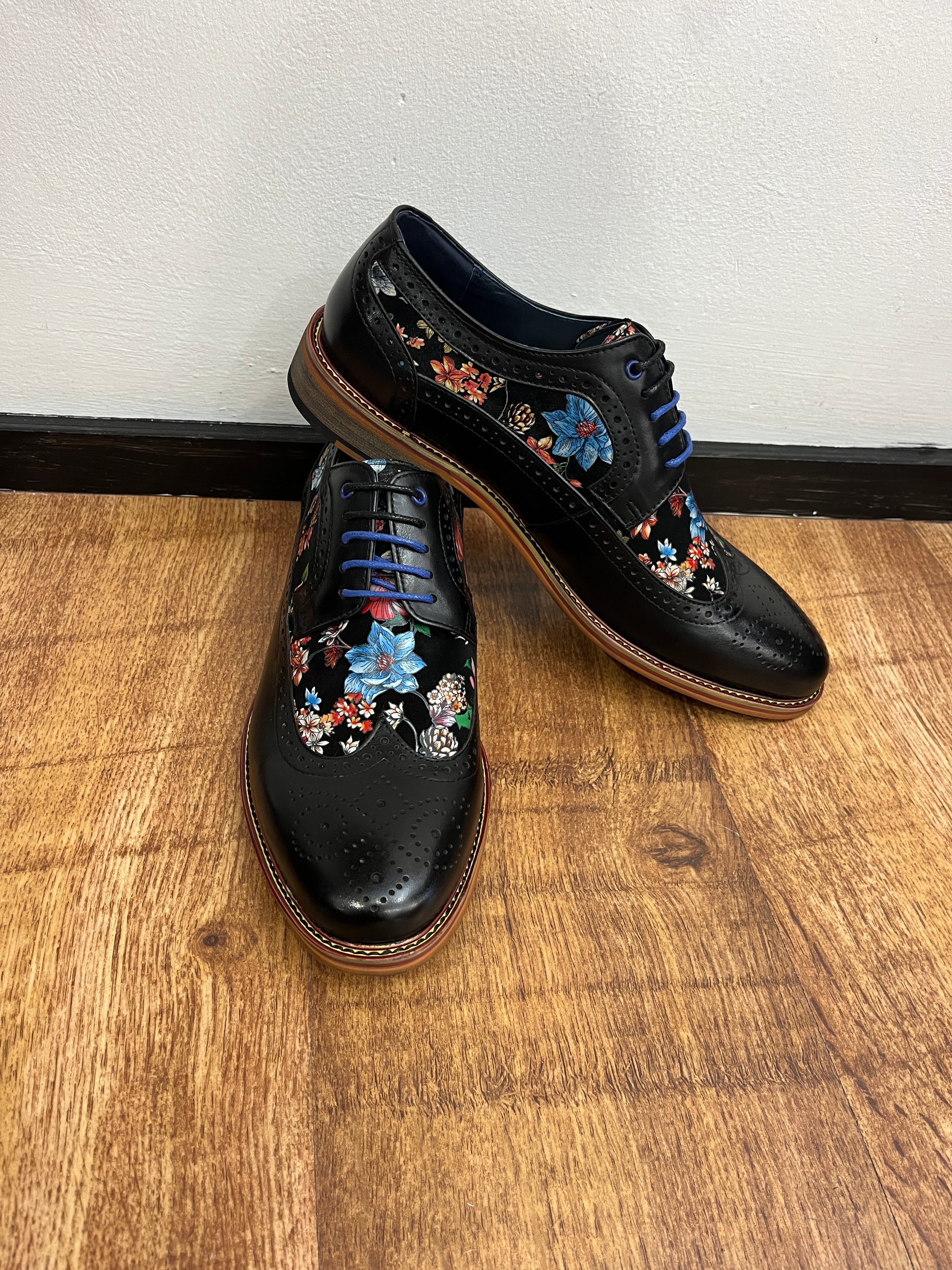 BLACK KYLO FLOWER JUSTIN REESS SHOES