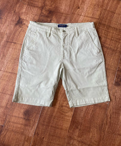 POWDER GREEN GUIDE SHORTS